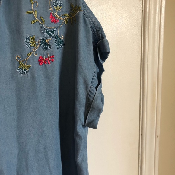 Chambray Shirt Size 16 Short Sleeves Button Up Embroidered Lyocell - Picture 6 of 6